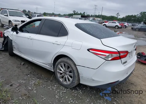 2018 Toyota Camry Le из США, поврежденный, VIN 4T1B11HK2JU678563